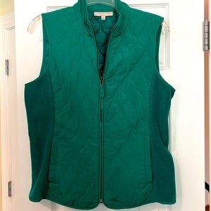 Talbots emerald green spring weight quilted vest. Size S